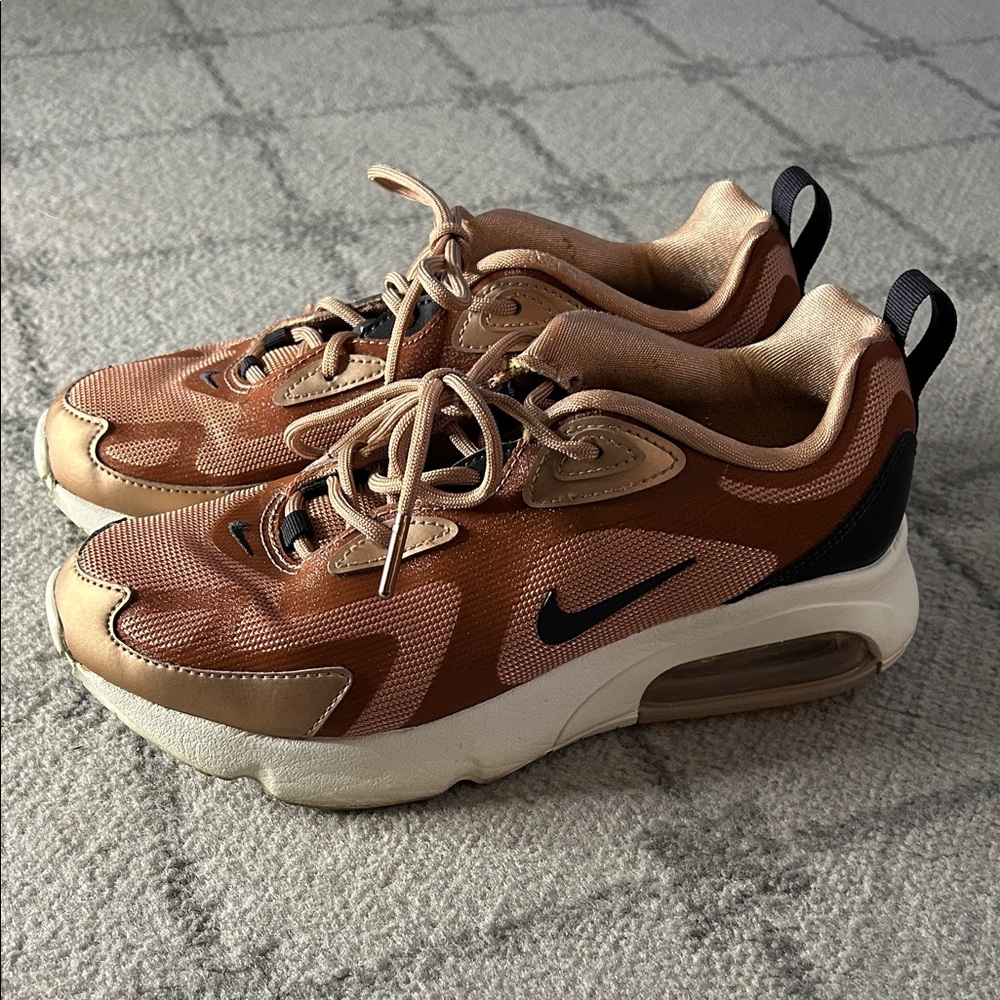 Nike Air Max 200 Holiday Metallic Bronze Running Shoe